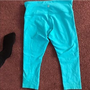 Size 6 Lululemon legging 💙
